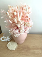 Load image into Gallery viewer, Dried Flowers - Betty Betty
