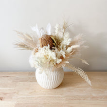 Load image into Gallery viewer, Dried Flowers - Wesley Whip
